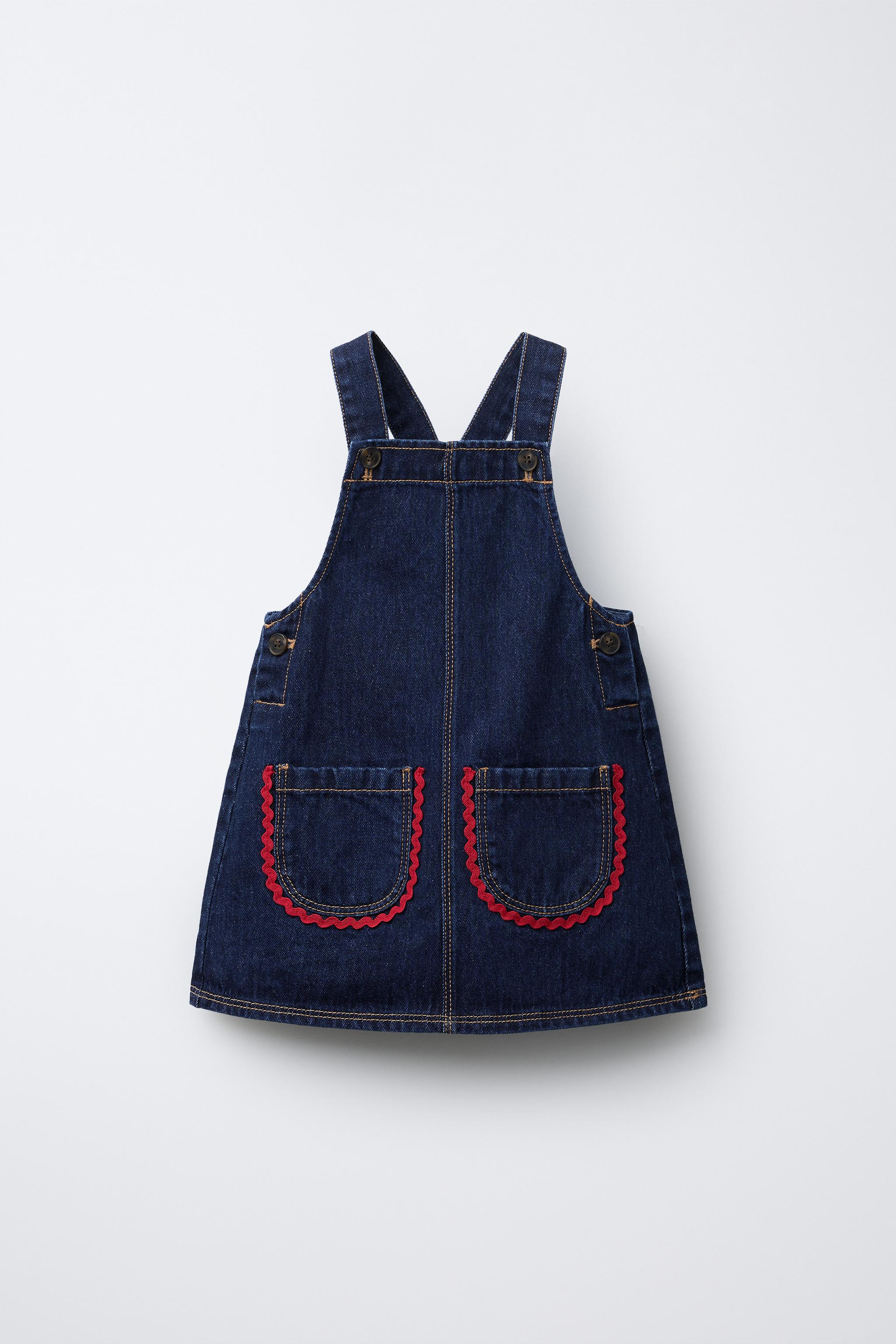 CONTRASTING SCALLOP DENIM PINAFORE DRESS